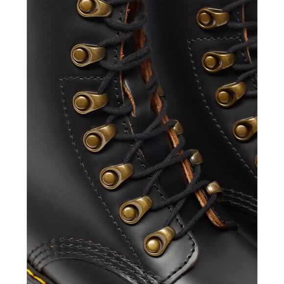 NEW! Dr. Martens Leona Black Vintage Smooth Leather Heeled Boots - Siize 11 - Picture 2 of 16